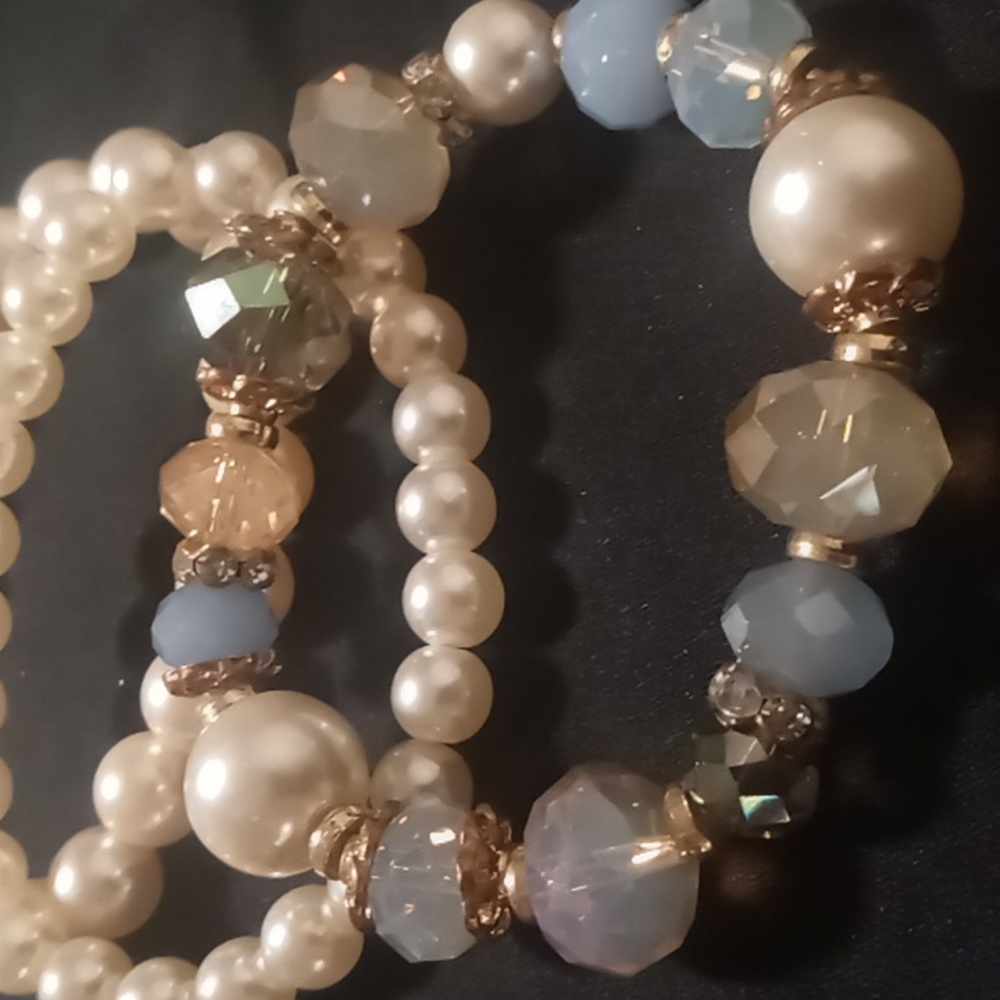 Expandable beaded bracelets 3 opalescent glass crystal & faux pearls.
